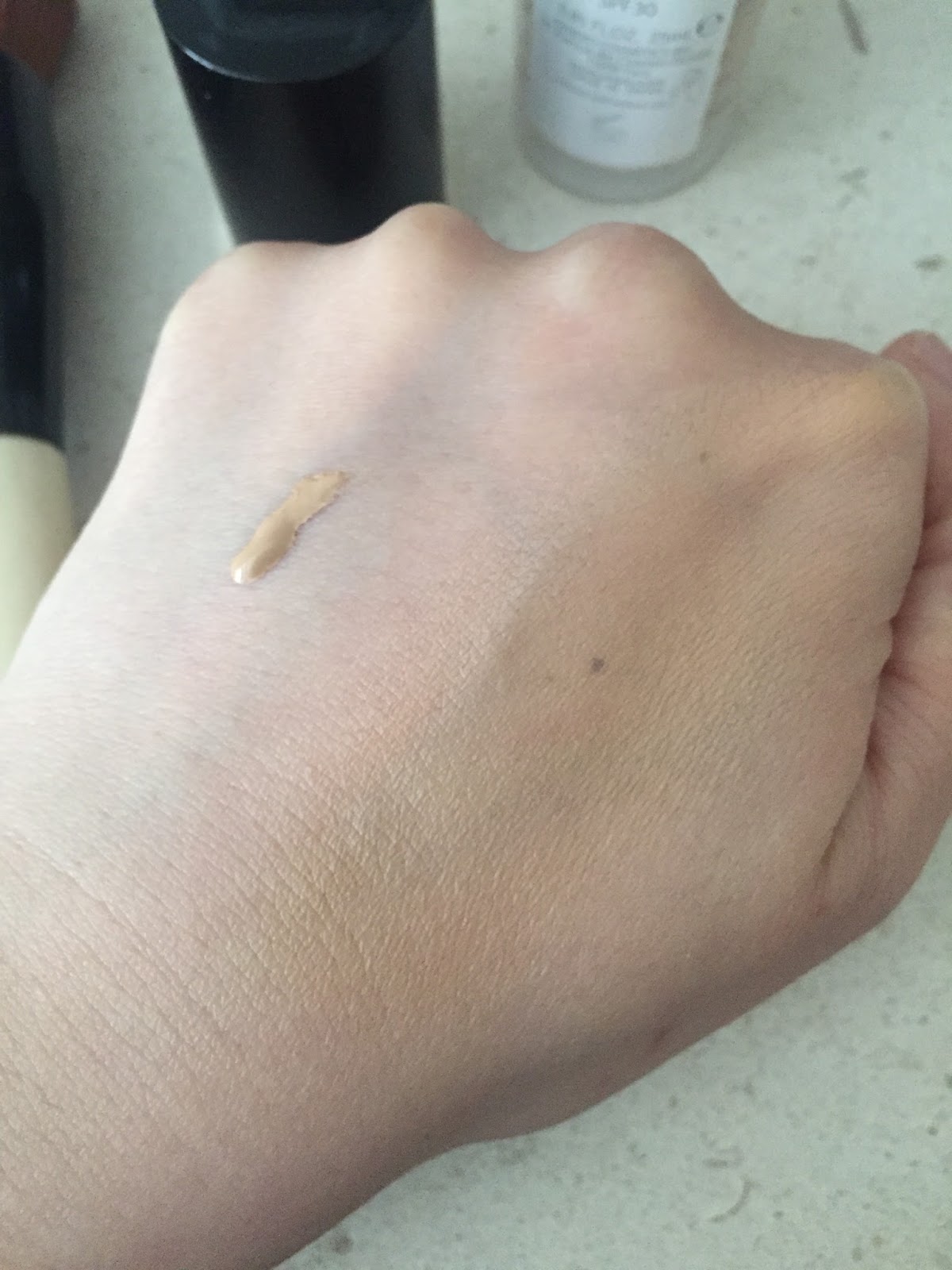 Suqqu Frame Fix Foundation Lightness SPF 30